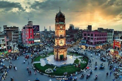Tour por la ciudad de Faisalabad desde Lahore