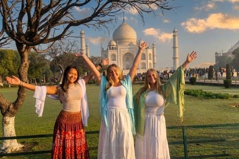 4 - Giorni: Tour del Triangolo d'Oro da Pune con volo aereo