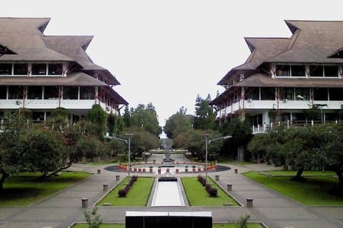 Shared Guided 5 Days and 4 Nights to Ban Dung Indonesia
