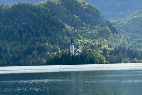 Private Tour durch Slowenien und darüber hinaus mit Transfer
