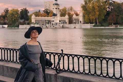 Séance photos du parc Retiro avec un photographe professionnel de Madrid