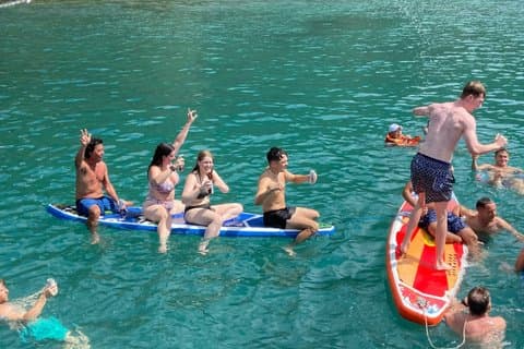 Nha Trang Snorkeling and Floating Bar Party et déjeuner barbecue