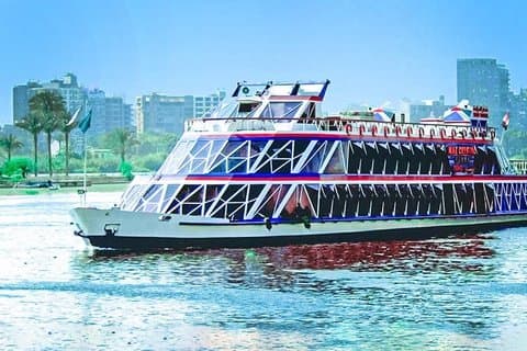 Crucero por el Nilo de El Cairo con cena de cristal y espectáculo en vivo