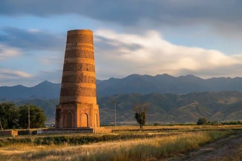 2 Tage Issyk-Kul Lake, Canyons, Reiten & Jurtenaufenthalt