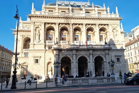 Budapest Central Line Walking Tour