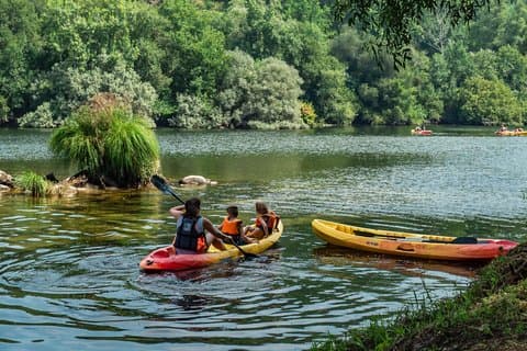 Parque de kayaks Bravaes: Alquiler de kayaks en 2 lugares