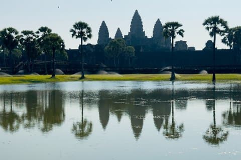 Soluppgång på Angkor Watt tempel Liten rundtur i Siem Reap i Kambodja