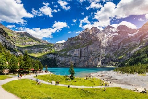 Oeschinen Lake Scenic vandreture oplevelse fra Bern