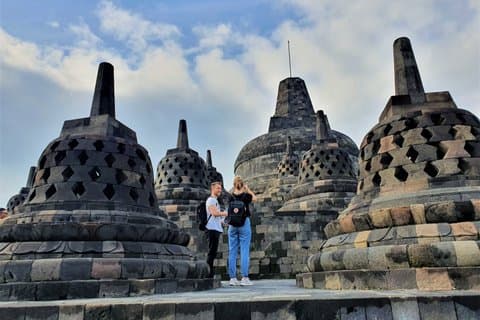 Yogyakarta : Borobudur (garantiklättring) och Prambanan