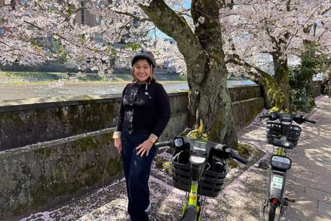 Kanazawa E-Bike Highlights & Omicho Food Tour
