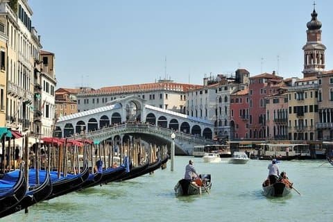 A Day in Venice Private Tour with Doge’s Palace and Gondola
