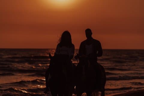 Sint Maarten : Tour privado a caballo al atardecer y fogata