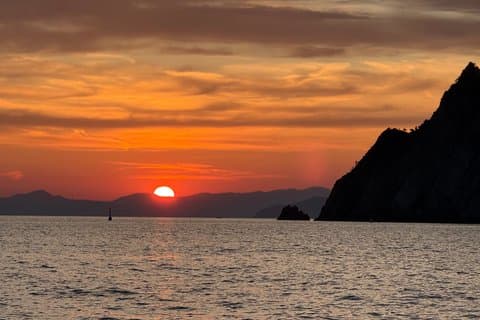 Privat båttur i solnedgången i Cinque Terre