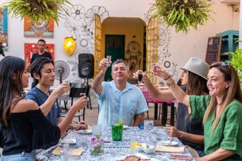 Versalles de Noche Dinner Tour com Vallarta Food Tours