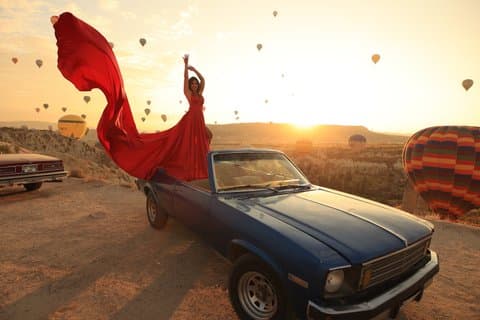 Photoshoot privé avec montgolfières et voiture classique