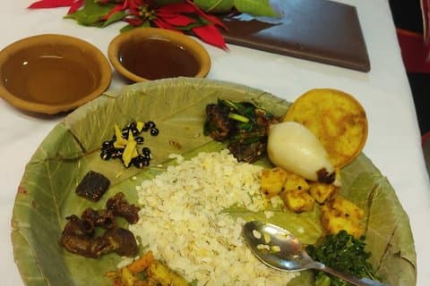 Newari Cooking Class med en hemmakock - Från marknaden till tallriken.