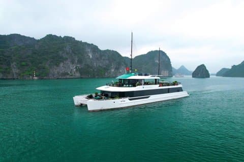 Lyxig Halong Bay Day Cruise med STOR båt, måltid och service