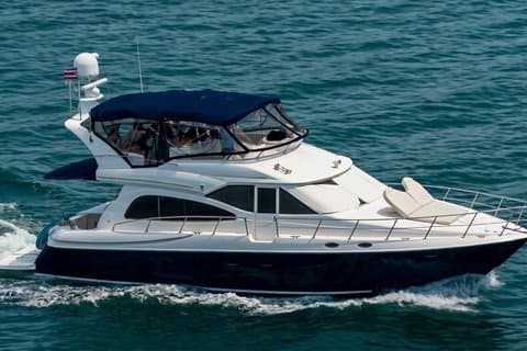 Privécruiser Yatch Sunset Snorkelen Goed eten Open Bar