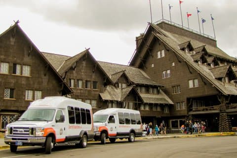 Public Yellowstone Lower Loop/Old Faithful Tour with Lunch