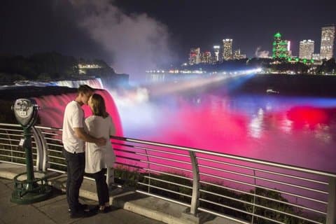 All-inclusive Niagara aften lysshow og bådtur