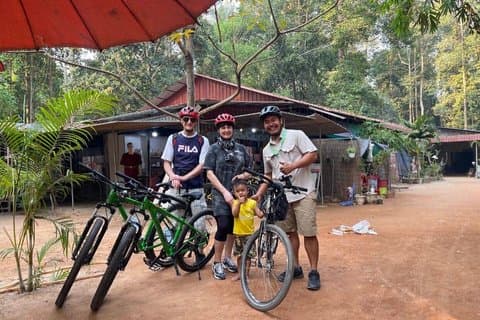 Angkor Awakens : Zonsopgang Fietsen en Khmer Lunch Experience
