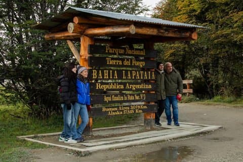 ティエラデルフエゴ国立公園ツアー
