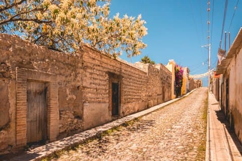 La strada per il vecchio Messico Pozos Ghost Town e Xichú Oasis Tour