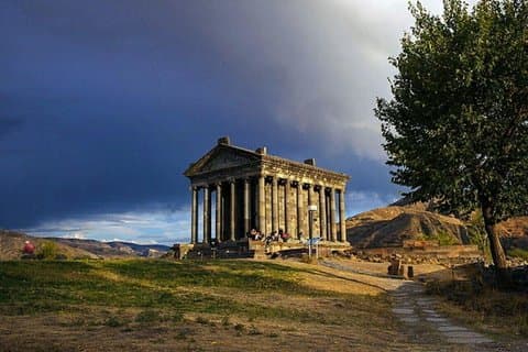Excursão privada a Echmiadzin (catedral de St), Zvartnots, Khor Virap, Garni, Geghard