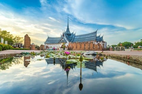 Ontdek Oude Stad & Erawan Museum Thailand Cultureel Erfgoed