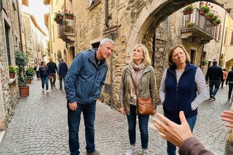 Private Walking Tour in Sirmione Heritage & Castle