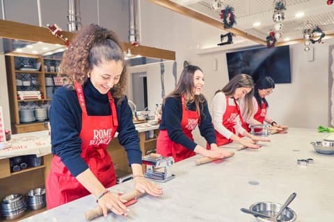 Roma Ravioli Making Class - Experiencia Oficial Emily in Paris