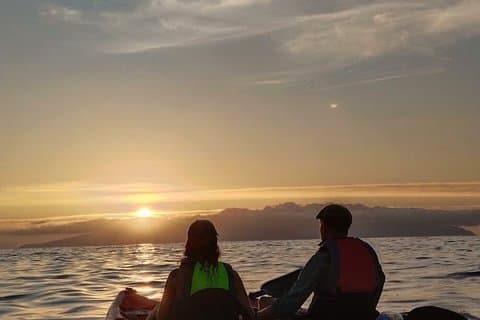 Sunset kayaking trip em Alcalá: kayaks individuais, max. 6 pessoas