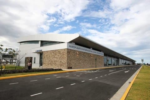 Privater Transfer von La Fortuna zum Flughafen LIR (1 bis 6 Personen)