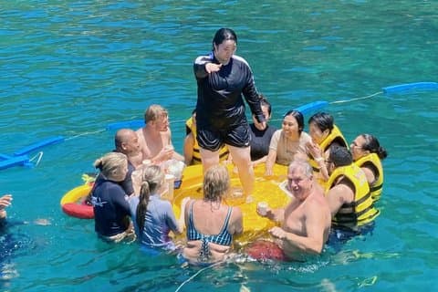 Nha Trang Ocean Adventure Island Hopping Barbecue e Bar galleggiante