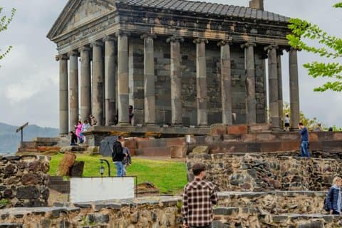 Armenias symboler: Den blå perlen og smaken av brød