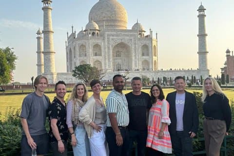 Taj Mahal-dagstur med bil från Delhi