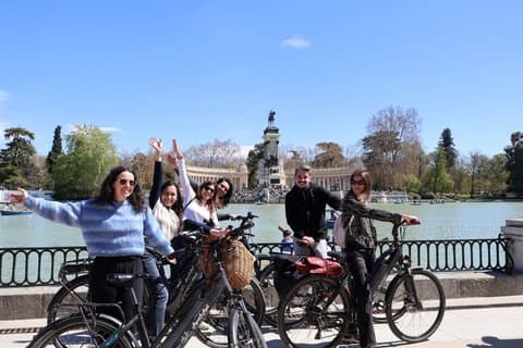E-Bike-Tour durch den Retiro Park in Madrid mit Fortgeschrittener