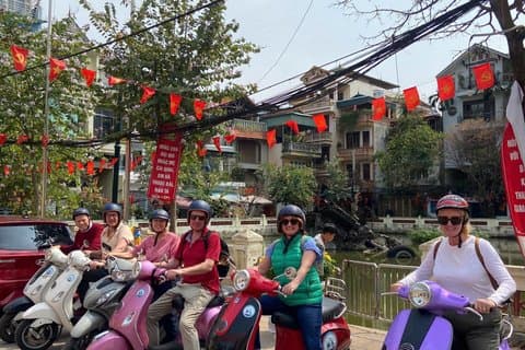 Visite Vespa d'une demi-journée : REAL Hanoi, Culture & Food