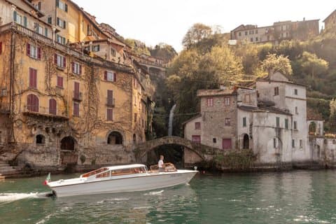 Private Venetian Limousine Tour on Lake Como