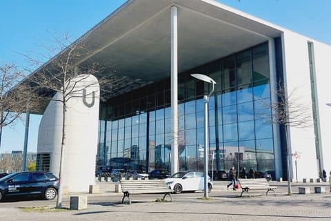 Privat rundtur i regeringskvarteret: Makt och historia