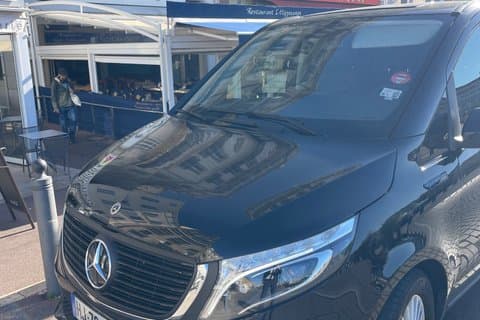 Privétransfer per minibus van de luchthaven van Marseille naar Aix-en-Provence.