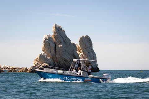 Boat Rental for PRIVATE TOUR with Skipper in the Conero
