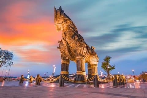 イスタンブール｜考古学ガイド付きトロイアとエフェソス2日間ツアー