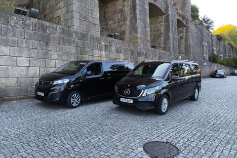 Private transfer from Lisbon to Porto with 2 stops