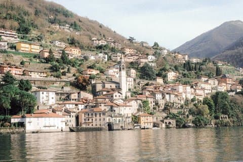 Experience Private 5-hour boat tour on Lake Como