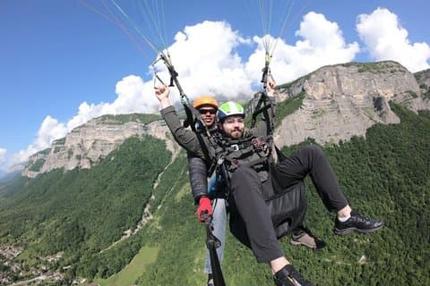 グルノーブルでのパラグライダー遊覧飛行