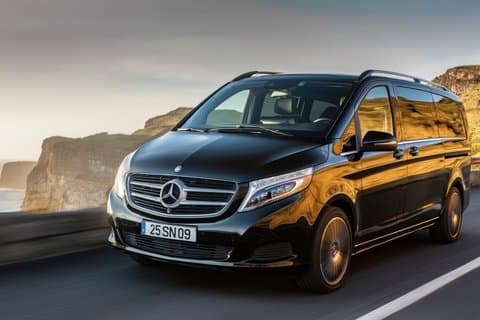 Lisbon to Porto private transfer with sightseeing