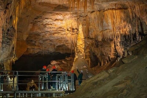 Sarcófagos de Karajia e Caverna de Quiocta Descubra Chachapoyas