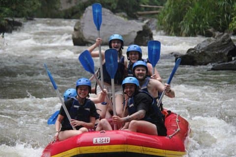 Rafting en aguas bravas Ubud asequible con almuerzo