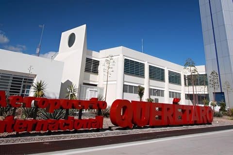 Transfer zum internationalen Flughafen Querétaro (QRO)
